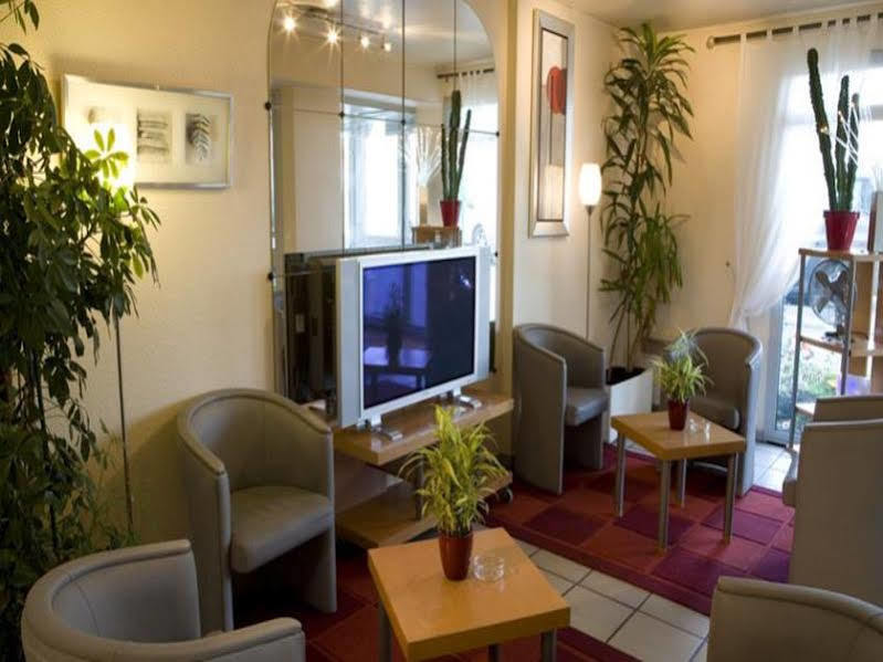 Ibis Budget Chilly-Mazarin Les Champarts Exterior foto